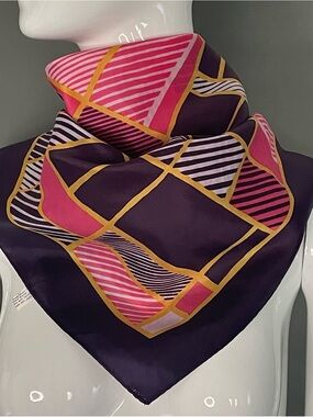 Vintage 70s Pink Plaid Scarf 26 In Excellent Condition